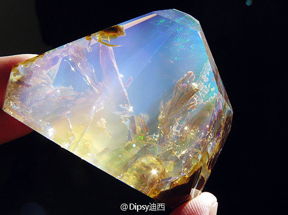 水晶是什麼(水晶是什麼意思)-第1張圖片